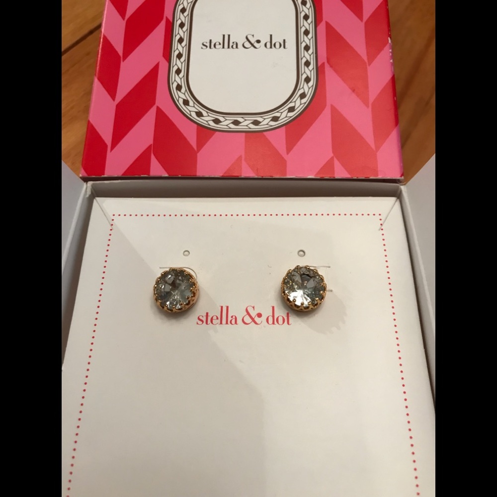 Stella & Dot Nancy Studs - Gold